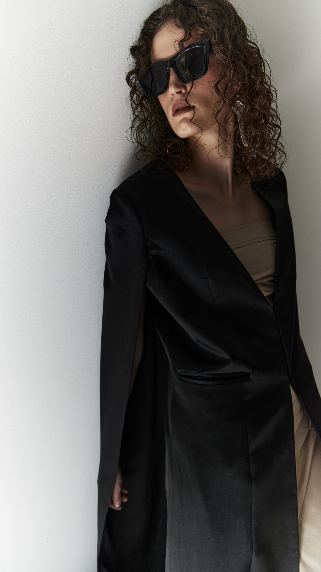 HEM0003 - Cape 0.1 - Black