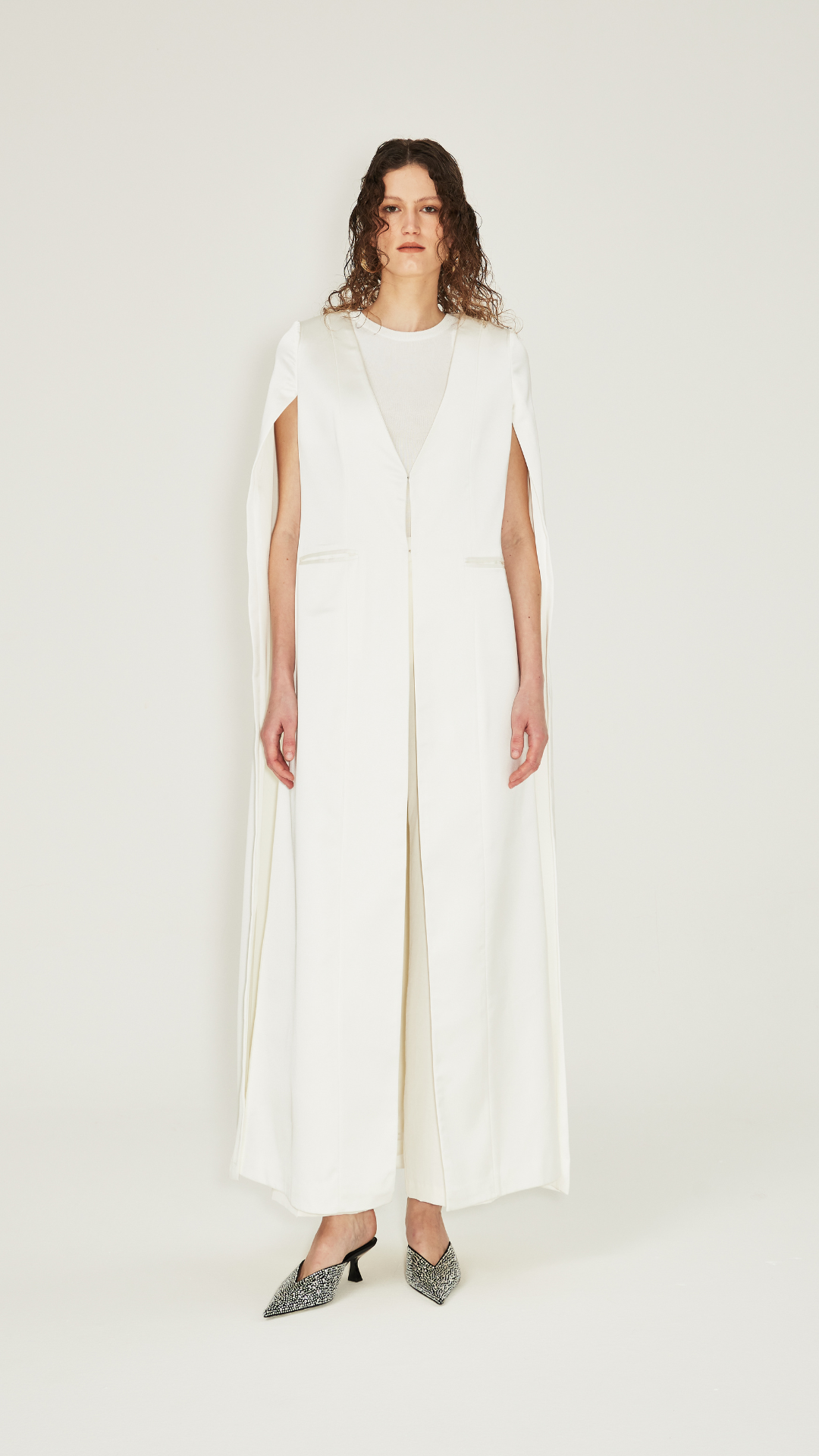 HEM0004 - Cape 0.1 - Off White