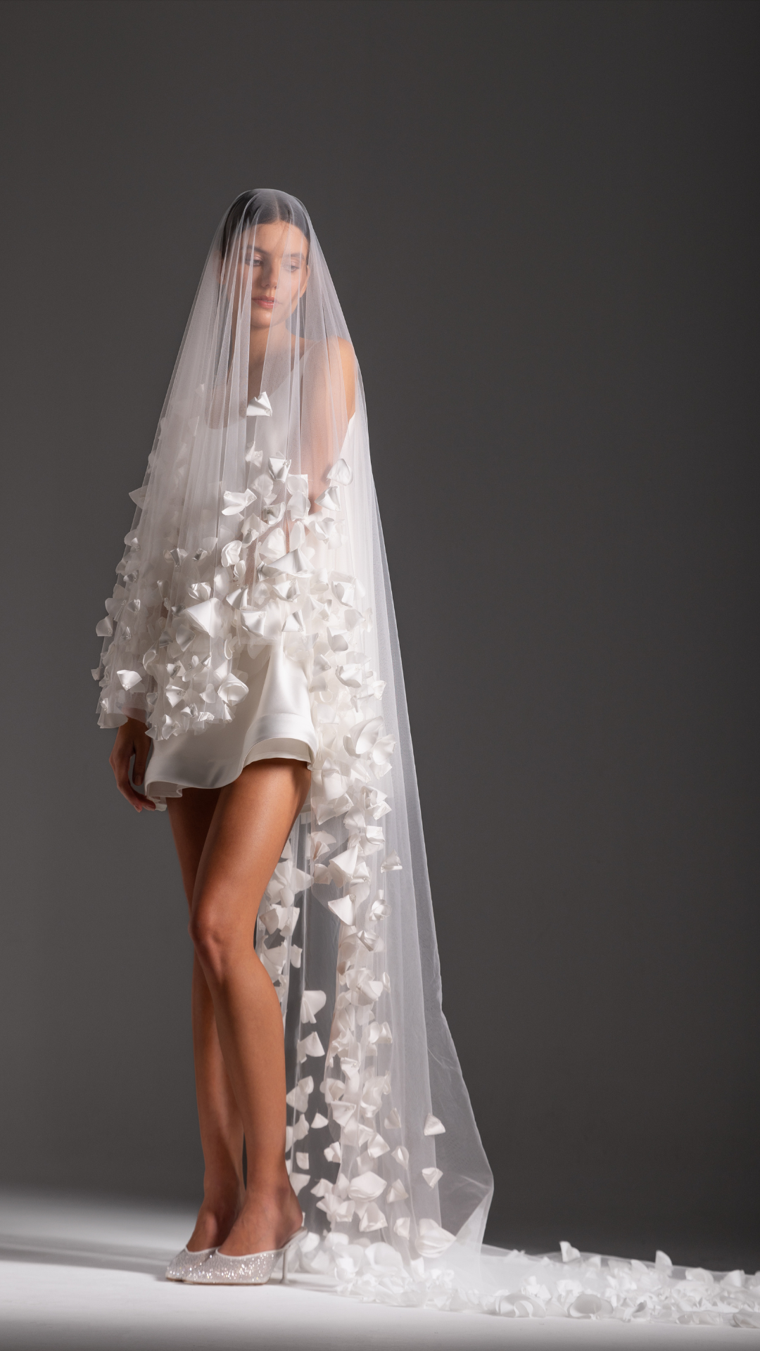 HEM0028 - Petals Veil