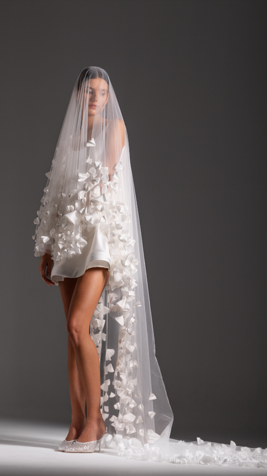 HEM0028 - Petals Veil